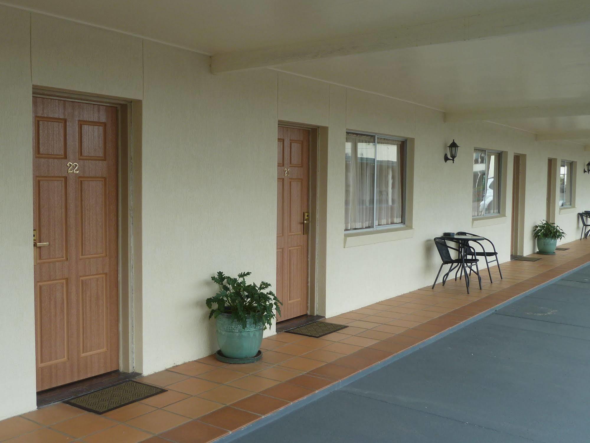 Mcnevins Maryborough Motel Luaran gambar